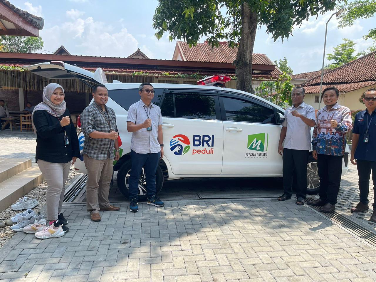 BRI Sumbang Ambulance Kepada Yayasan Mannah Indonesia