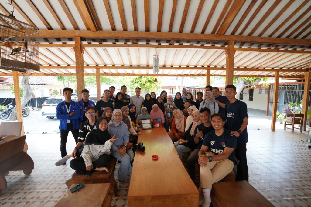Kolaborasi Lintas Negara, Akademisi Malaysia Berkampung di Dolokgede dalam Asean Explore Indonesia 2023