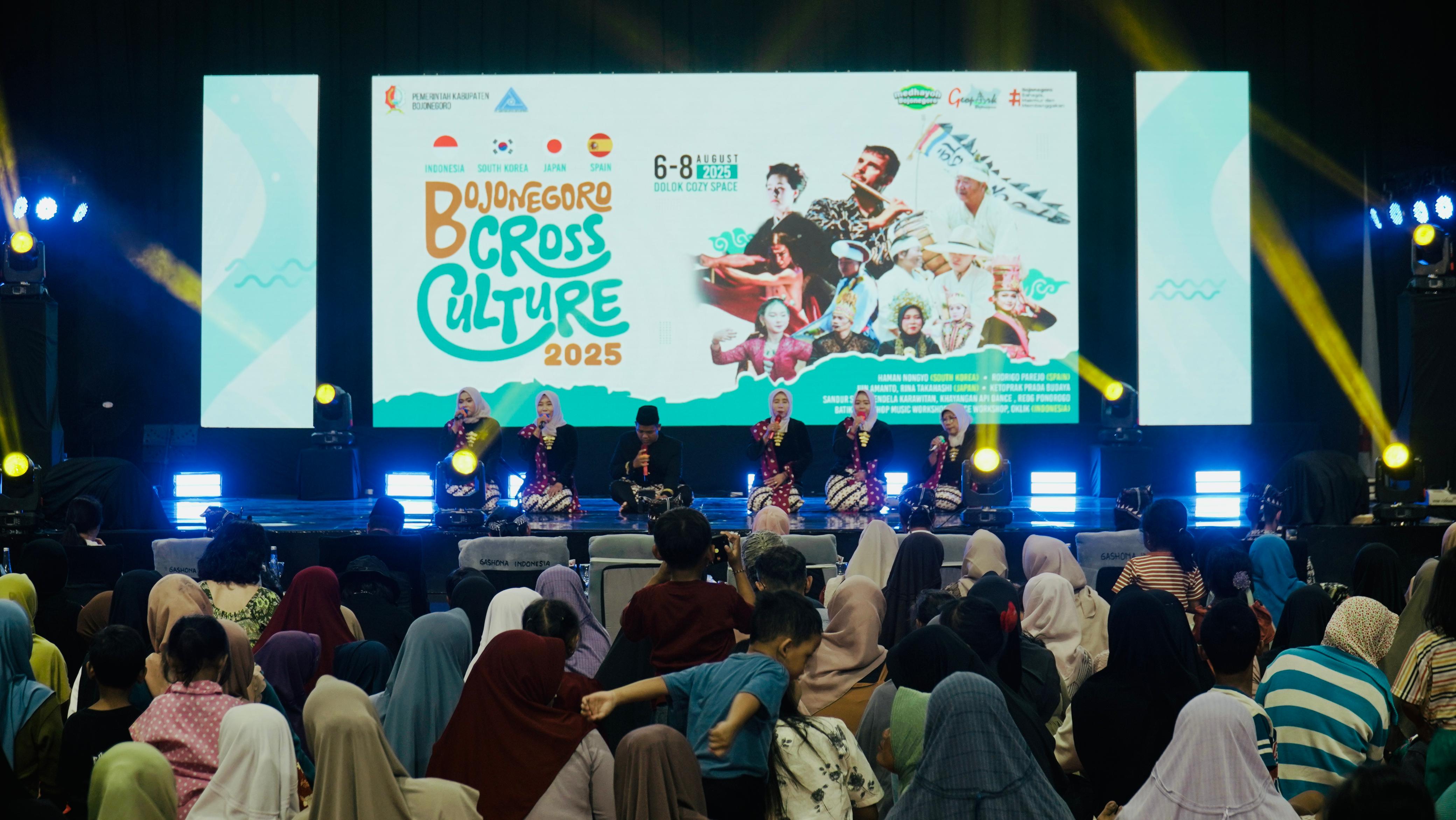 Mannah Tresna Budaya Mengambil Bagian dalam Bojonegoro Cross Culture Festival 2025